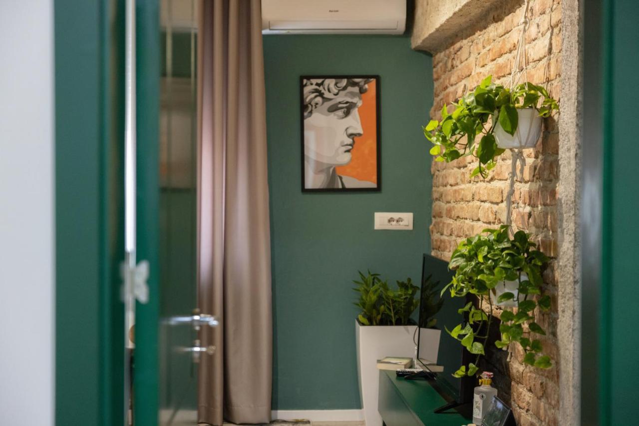 Three Doors Apartments, Kiwi 1+1 Apartment ティラナ エクステリア 写真